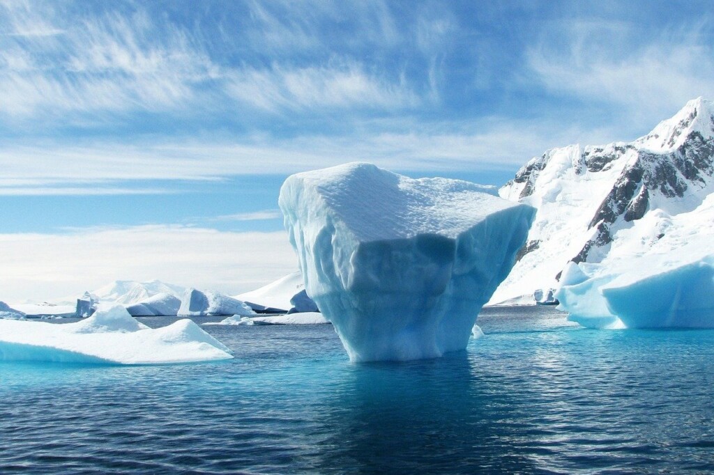 Wo ist es käl­ter: In der Ark­tis oder in der Ant­ark­tis?